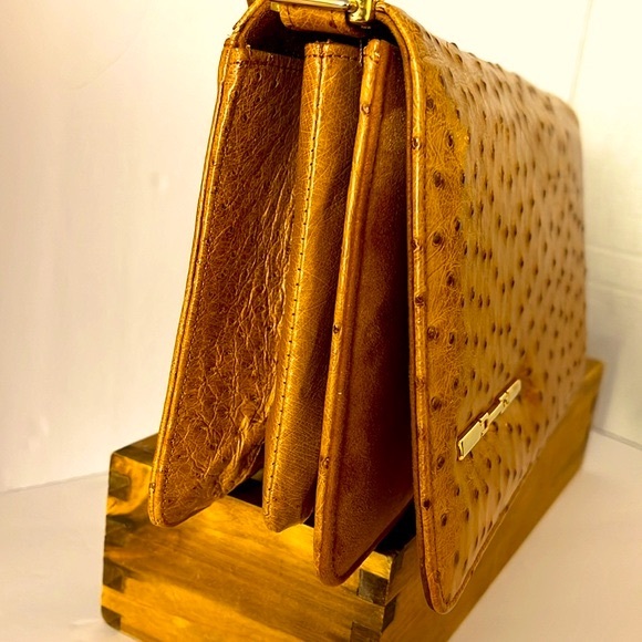Corbeau Luxury Vintage Tan Ostrich Shoulder Leather Handbag. S-Medium - Picture 4 of 16